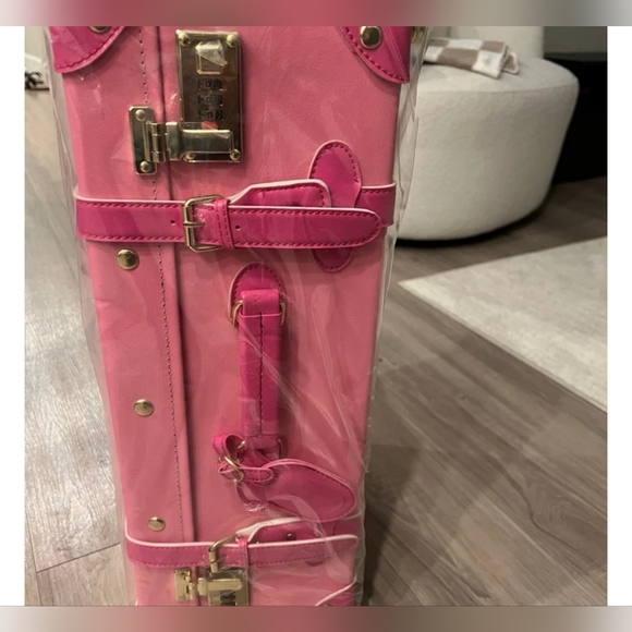 LAST ONE! NWT Bibbidi Bobbidi Boutique Disney World Parks Luggage Trunk PINK - Picture 6 of 13